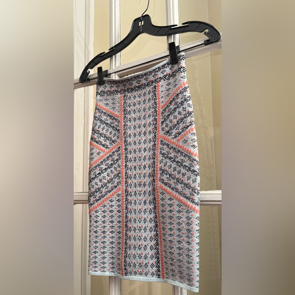 BCBGMaxAzria Geometric Skirt - Picture 4 of 9